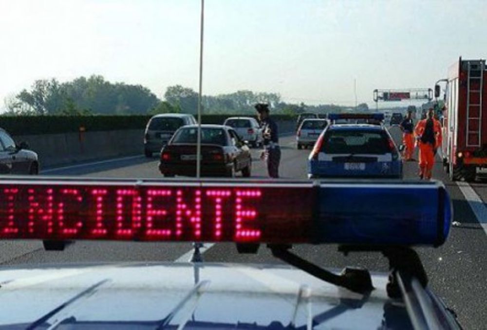 A4: DOPPIO INCIDENTE IN MATTINATA, VIABILITA' A DURA PROVA